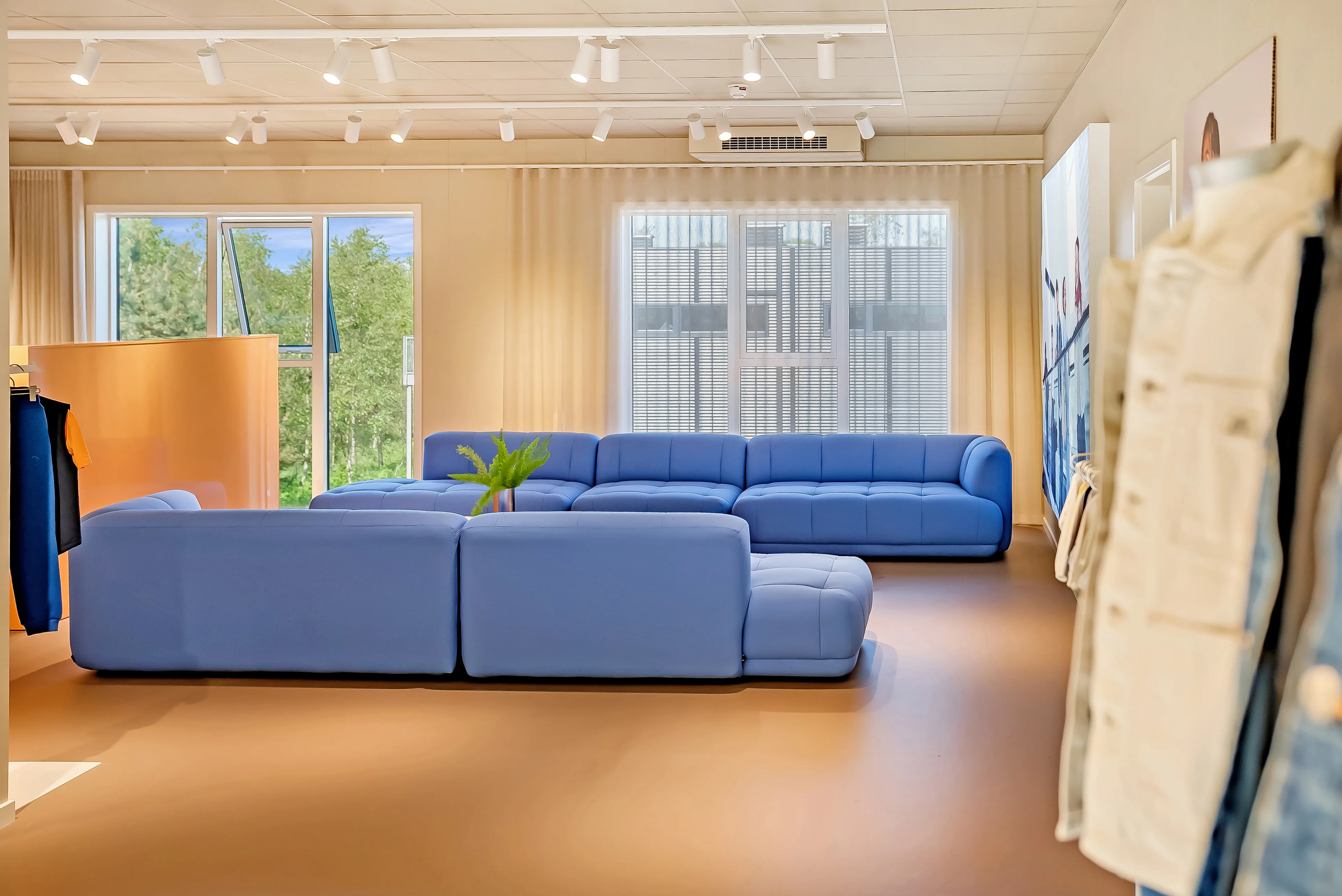 Showroom med lounge miljø
